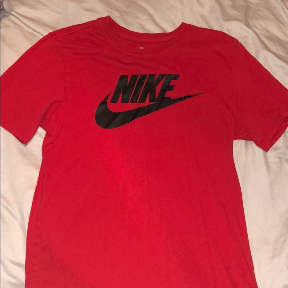 Nike Graphic T shirt size medium